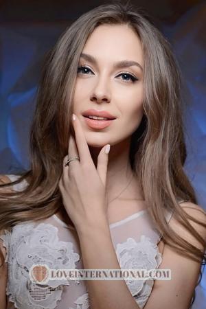 212372 - Olga Alter: 38 - Ukraine