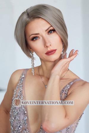 215643 - Oksana Alter: 42 - Ukraine