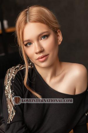 221671 - Elizaveta Alter: 23 - Ukraine