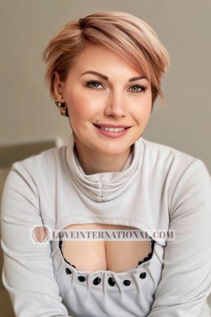 222917 - Svitlana Alter: 40 - Ukraine
