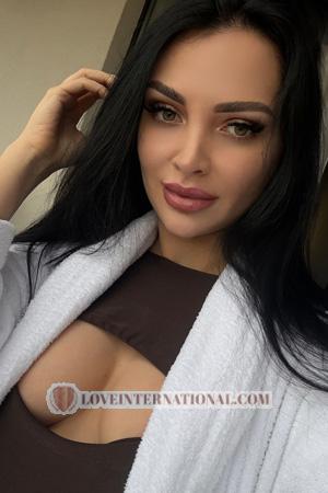 222928 - Yuliia Alter: 28 - Ukraine