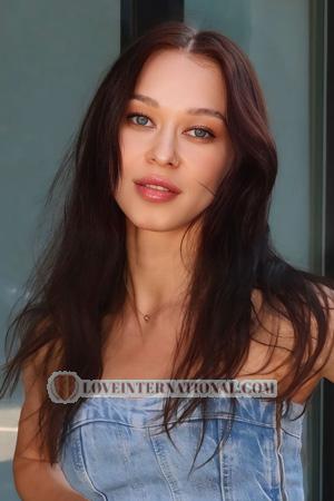 222949 - Alina Alter: 30 - Ukraine