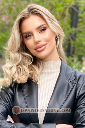 222999 - Olena Alter: 31 - Ukraine
