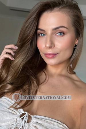 223237 - Alina Alter: 31 - Ukraine