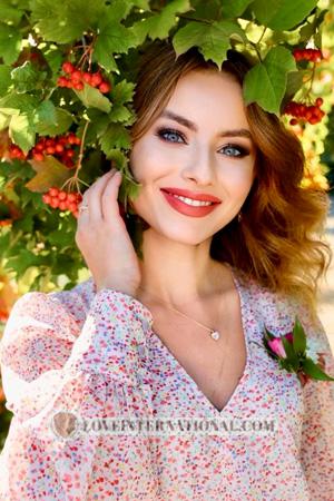223272 - Mary Alter: 27 - Ukraine