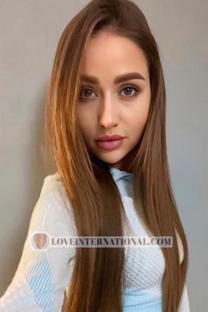 223504 - Nataliia Alter: 36 - Ukraine