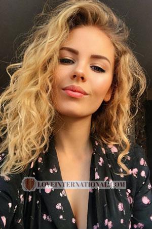 223688 - Oleksandra Alter: 25 - Ukraine