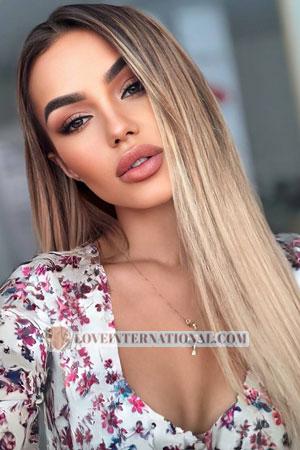 223769 - Yuliia Alter: 24 - Ukraine