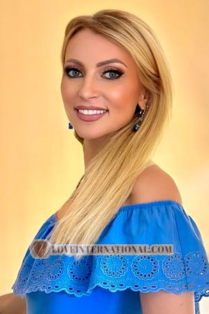 224098 - Lesia Alter: 50 - Ukraine
