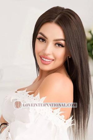 224225 - Olena Alter: 36 - Ukraine