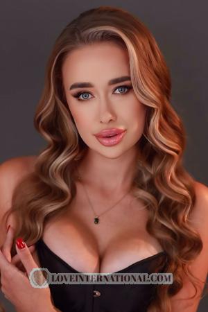 224422 - Valeriia Alter: 22 - Ukraine
