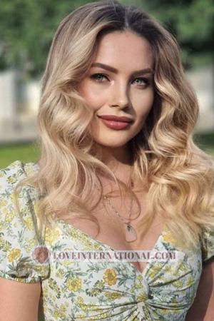 224425 - Sabina Alter: 33 - Ukraine