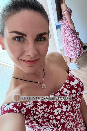 224666 - Oksana Alter: 44 - Ukraine