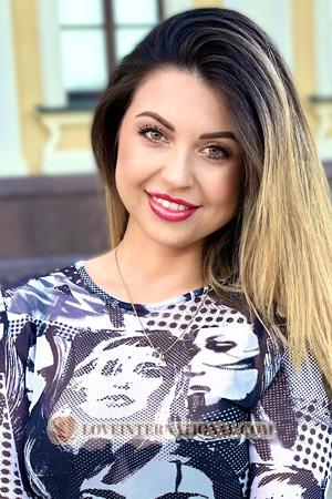 224679 - Yana Alter: 41 - Ukraine
