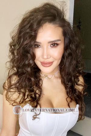 225163 - Aruzhan Alter: 21 - Kasachstan