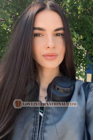 225251 - Mariia Alter: 38 - Ukraine