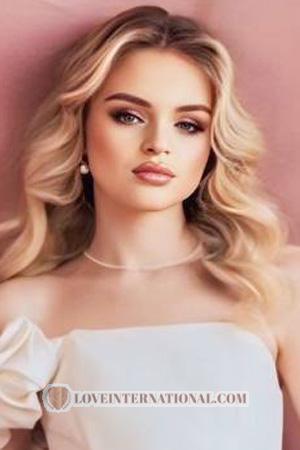 225258 - Olesia Alter: 18 - Ukraine