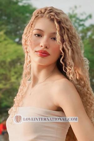 225773 - Adriana Alter: 22 - Kolumbien