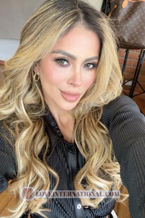 226543 - Adriana Alter: 34 - Kolumbien