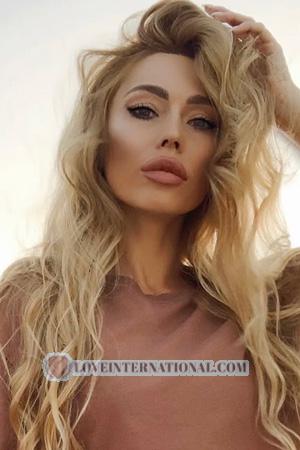 226585 - Iryna Alter: 39 - Ukraine