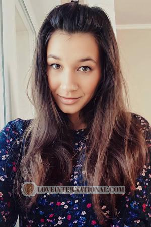 226928 - Olena Alter: 38 - Ukraine