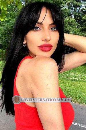 226940 - Alina Alter: 35 - Ukraine