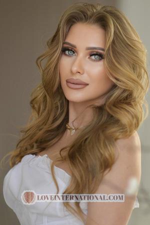 226953 - Alina Alter: 37 - Ukraine