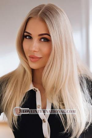 227246 - Kira Alter: 39 - Ukraine