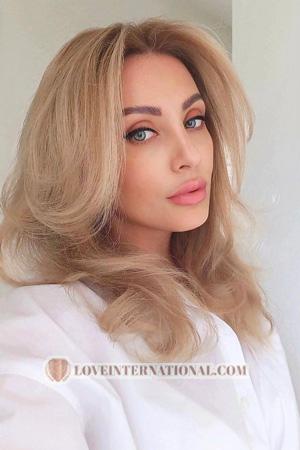 227262 - Olena Alter: 44 - Ukraine