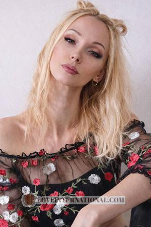 227356 - Veronika Alter: 30 - Ukraine
