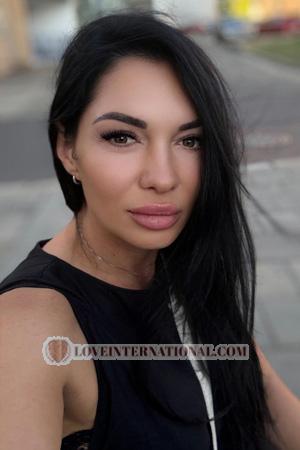 227564 - Nataliia Alter: 38 - Ukraine