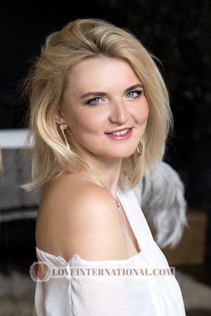 227948 - Nataliia Alter: 40 - Ukraine