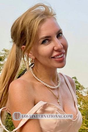 227949 - Anna Alter: 42 - Ukraine
