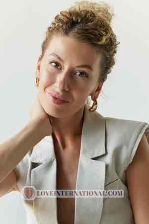 228047 - Maryna Alter: 40 - Ukraine