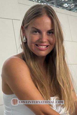 228261 - Yulia Alter: 34 - Ukraine