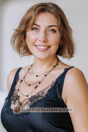 228570 - Olena Alter: 49 - Ukraine