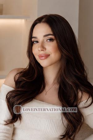 228598 - Olena Alter: 29 - Ukraine