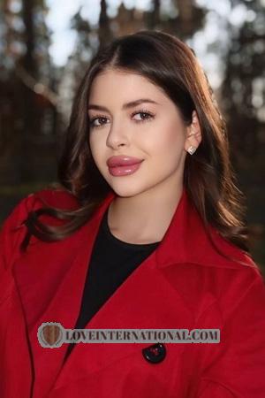 228601 - Arina Alter: 18 - Ukraine