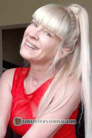 228694 - Svitlana Alter: 63 - Ukraine