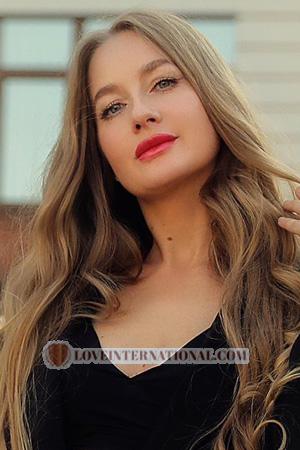 228720 - Oksana Alter: 41 - Ukraine