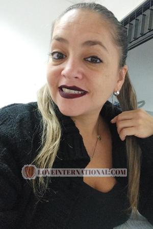 228969 - Karla Alter: 40 - Costa Rica