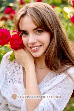 229051 - Katerina Alter: 25 - Ukraine