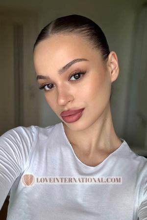 229398 - Anastasiia Alter: 21 - Ukraine