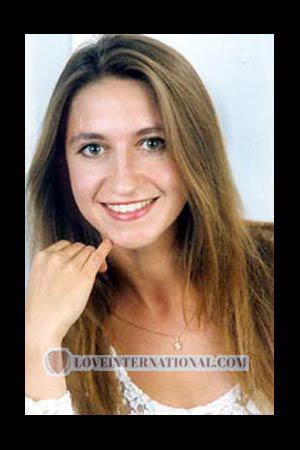 64038 - Alina Alter: 32 - Ukraine