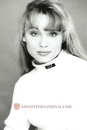 64054 - Anna Alter: 30 - Russia