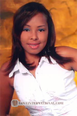 70489 - Rosa Alter: 32 - Kolumbien