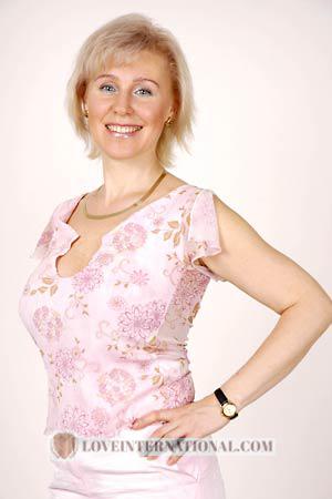 80608 - Victoria Alter: 47 - Ukraine