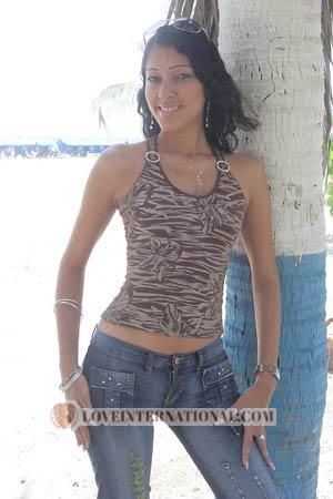 87394 - Adriana Alter: 27 - Kolumbien